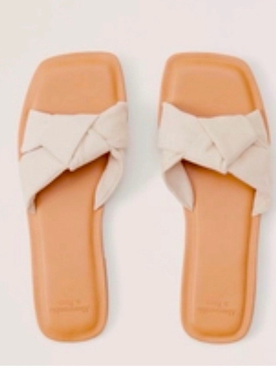 Abercrombie & Fitch Shoes - Abercrombie & Fitch Ivonne Sandals - Cream NEW!